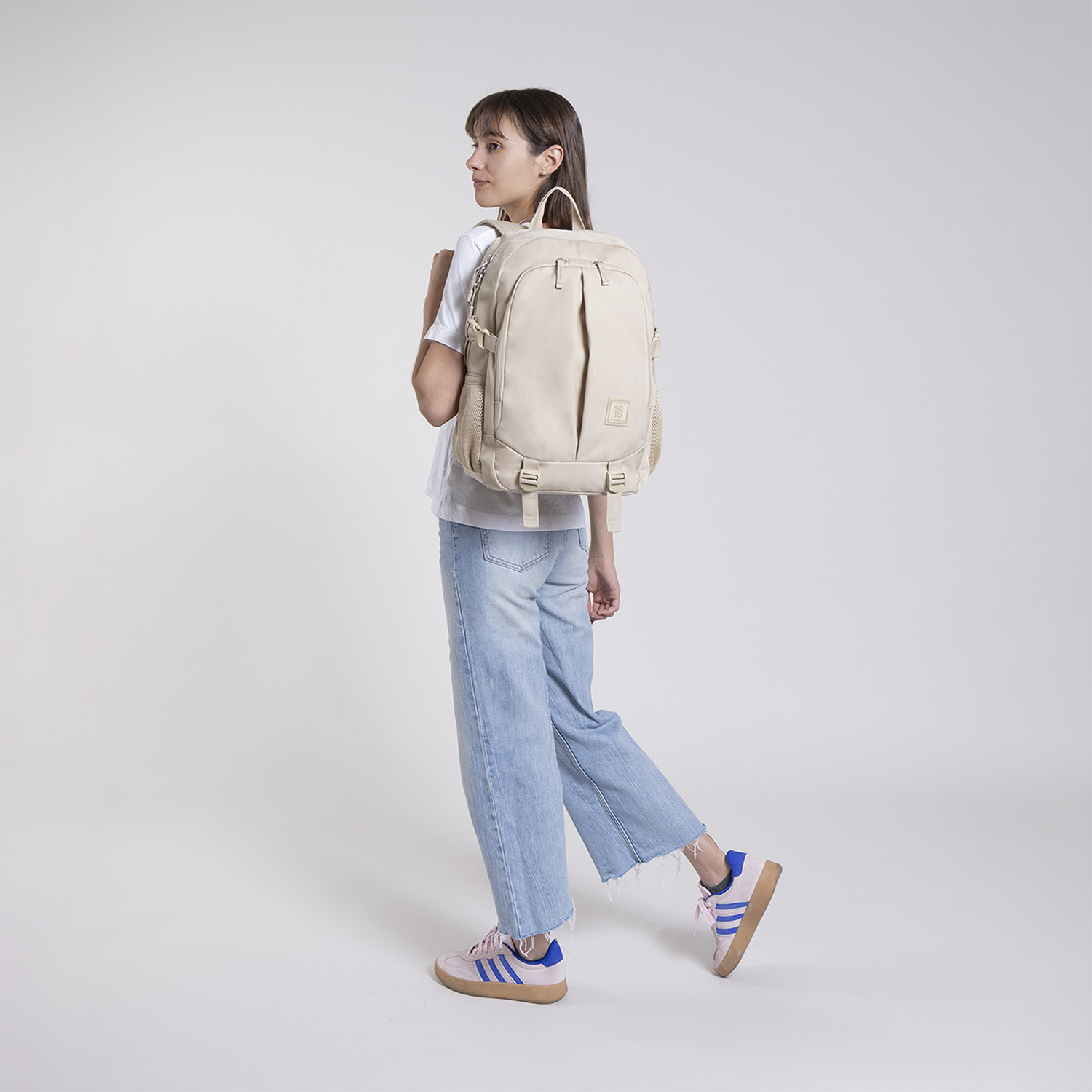 Mochila escolar 1818 by Chenson Beige con amplio compartimento - Imagen 8