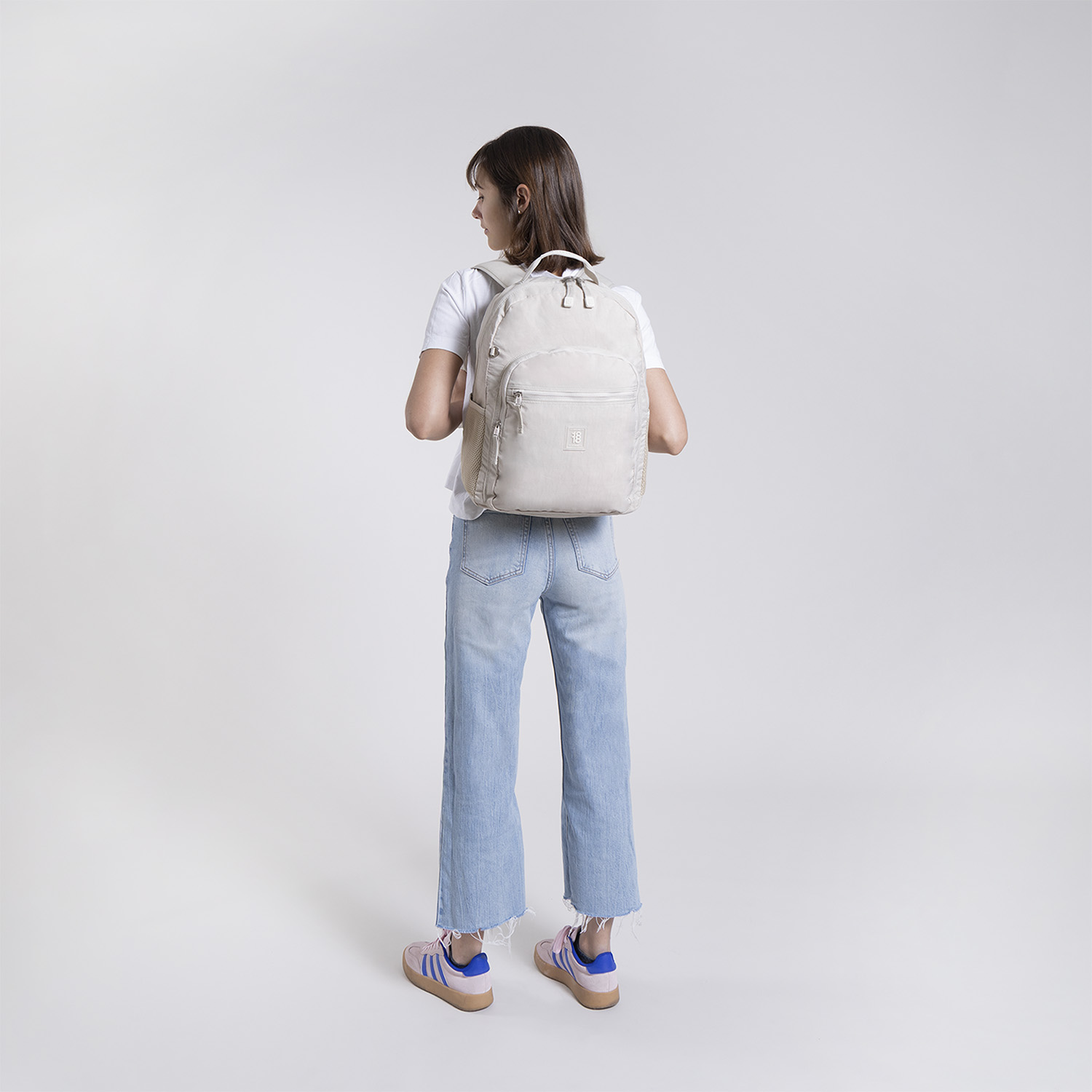 Mochila escolar juvenil 1818 by Chenson Beige - Amplio compartimento y estilo moderno - Imagen 8